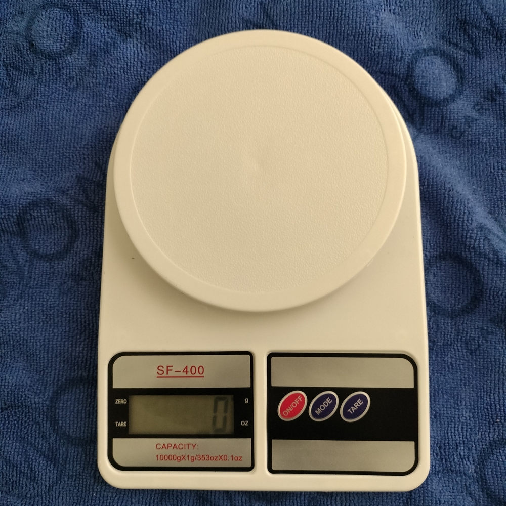 Digital Kitchen Scale in White